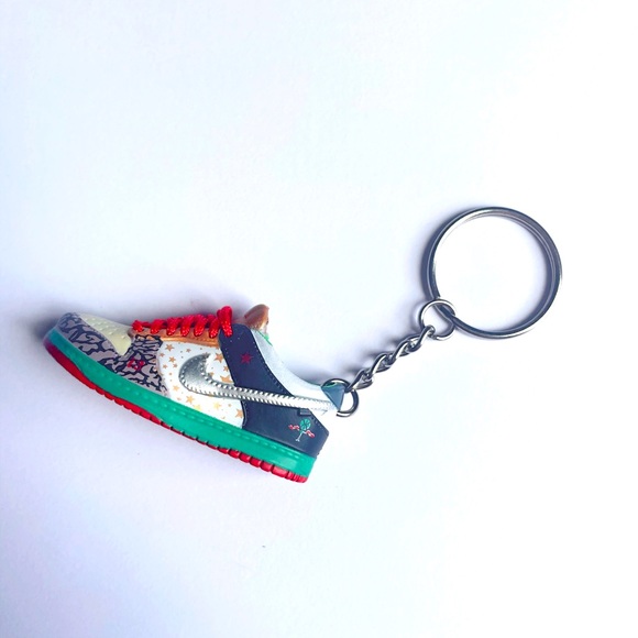 Mini shoe keychain. Listing is for ONE keychain pictured. - Picture 1 of 3